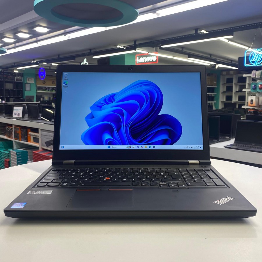 Lenovo Thınkpad P15 GEN2 Notebook İ7 11850h 32Gb Ddr4 512Gb M2 4Gb Quadro T1200 15.6